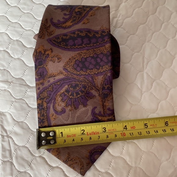 JONATHAN BRYAN TIE . - Picture 4 of 5